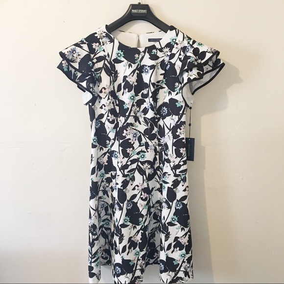 Tommy Hilfiger Dresses & Skirts - Tommy Hilfiger Floral Dress